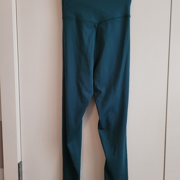 American Eagle "The Lightweight Everything 7/8 Legging " in Teal - Picture 3 of 7